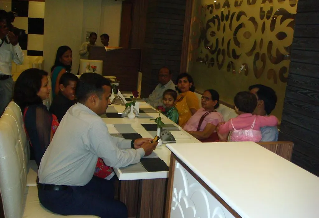 Zo Rooms Dayal Bagh-1